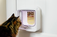 Microchip Cat Door "Connect" (Wood Fitting) - Hub Included